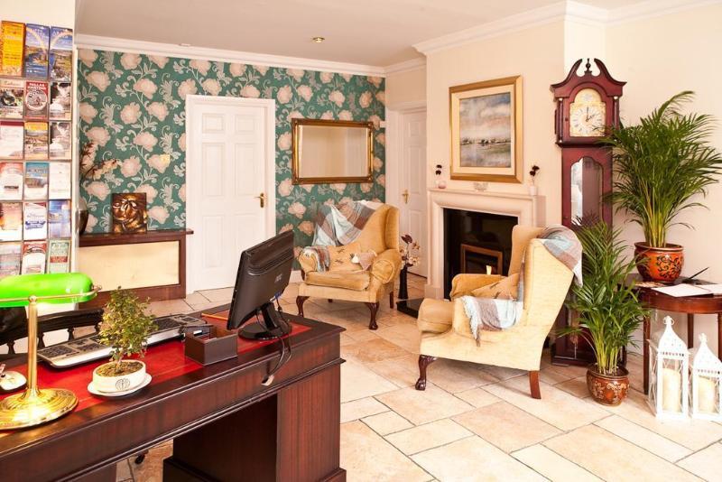 Amber Heights Bed & Breakfast Голуей Екстериор снимка